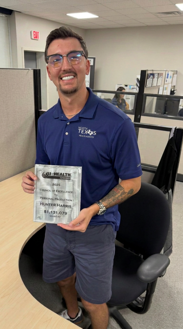 Hunter Harris, licensed health insurance agent, holding 2025 Council of Excellence award